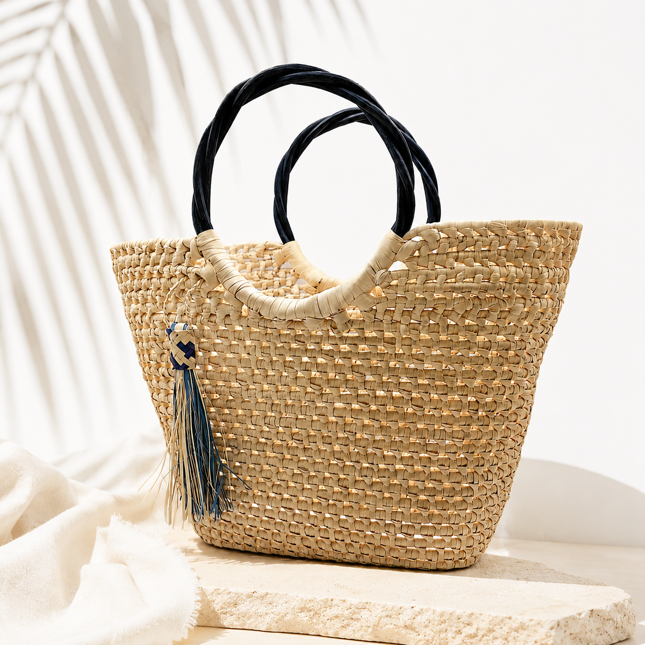 Thatch Bag, blue trim